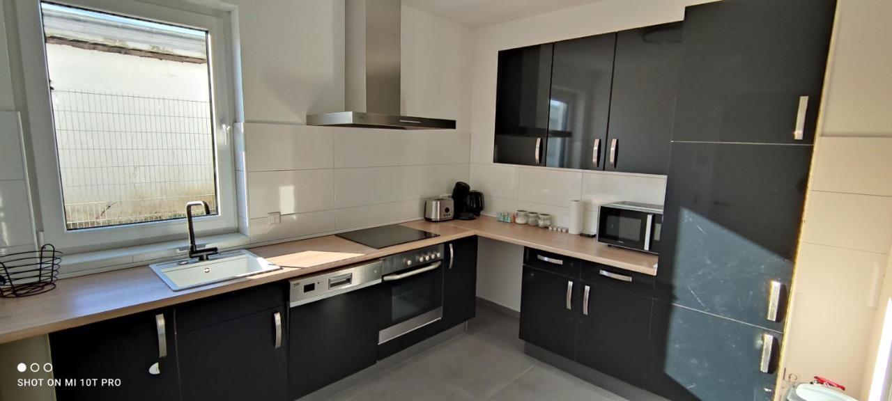 Neue Doppelhaushaelfte Mit Terrasse, Balkon Und Garten Remscheid Bagian luar foto