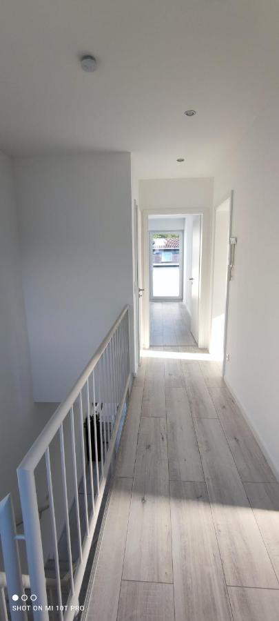 Neue Doppelhaushaelfte Mit Terrasse, Balkon Und Garten Remscheid Bagian luar foto