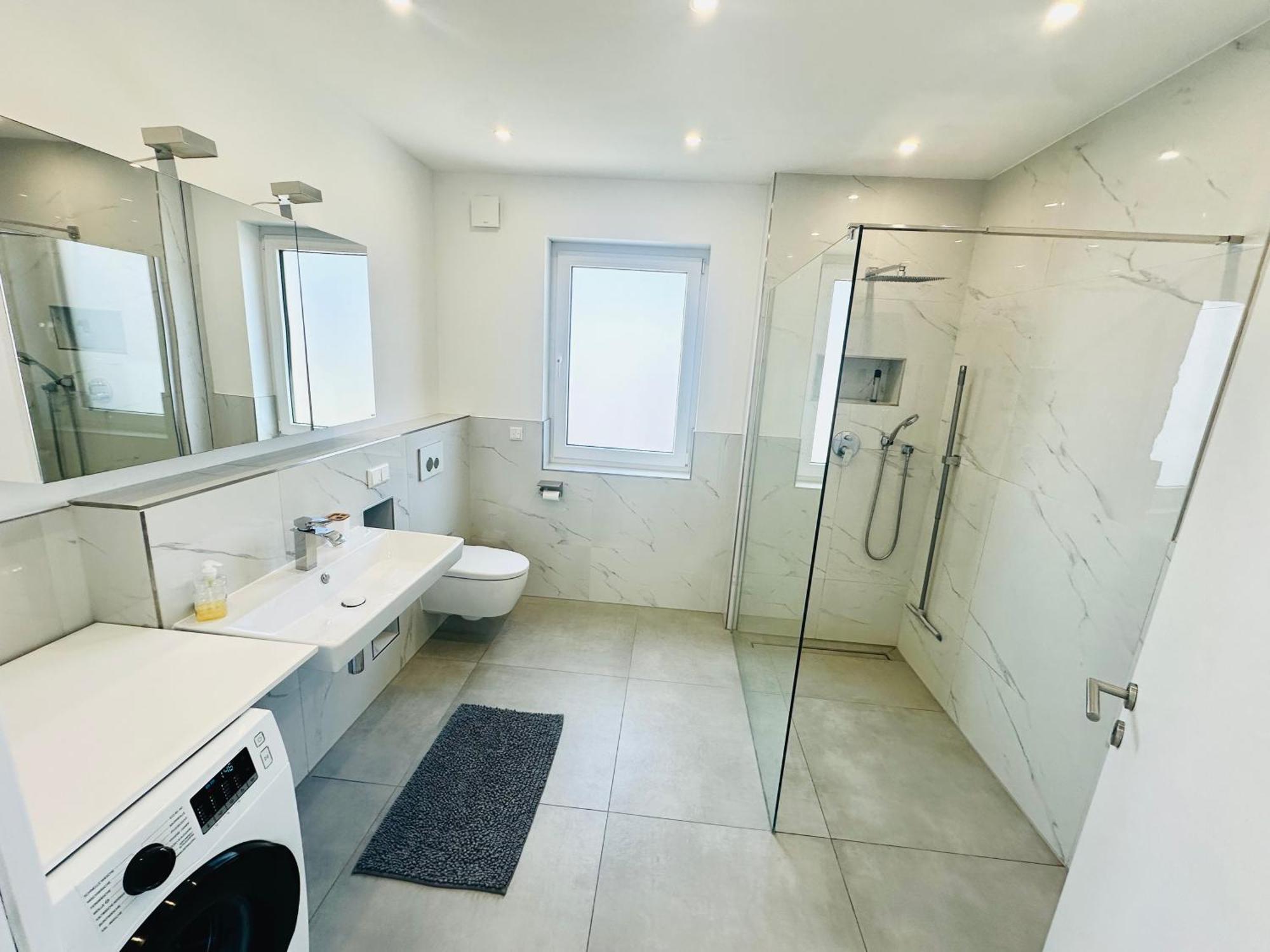 Neue Doppelhaushaelfte Mit Terrasse, Balkon Und Garten Remscheid Bagian luar foto