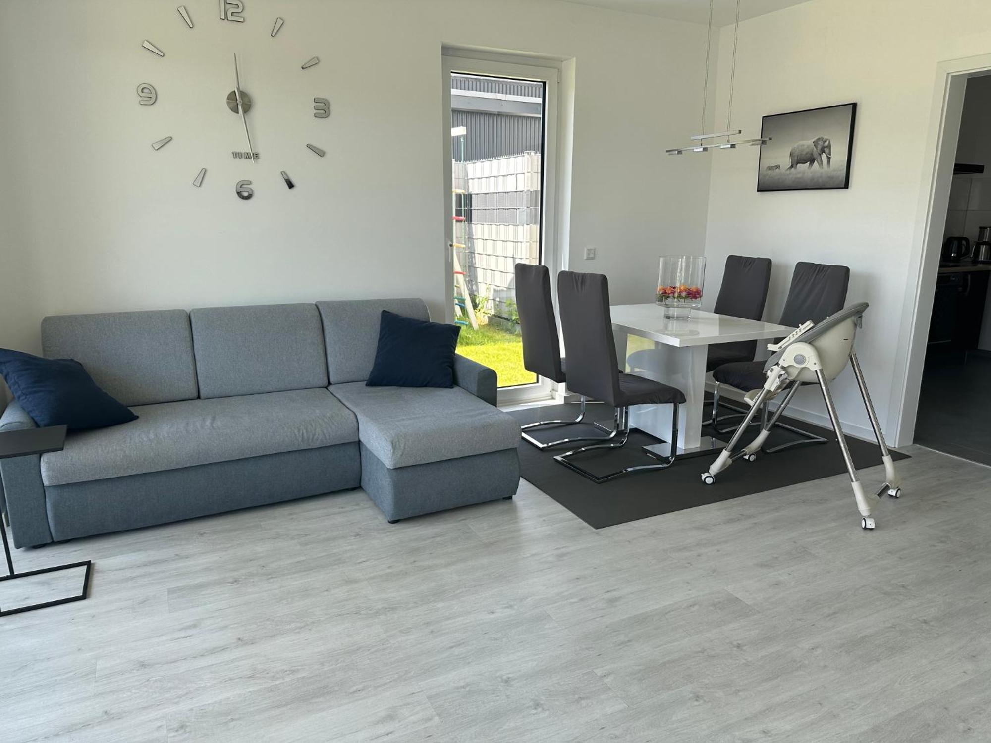 Neue Doppelhaushaelfte Mit Terrasse, Balkon Und Garten Apartment Remscheid Bagian luar foto