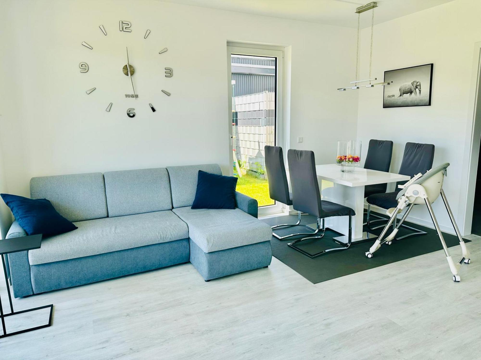 Neue Doppelhaushaelfte Mit Terrasse, Balkon Und Garten Apartment Remscheid Bagian luar foto